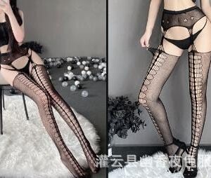 Garter Stocking W04