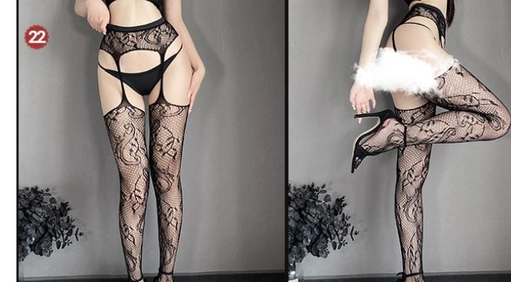 Garter Stocking W22